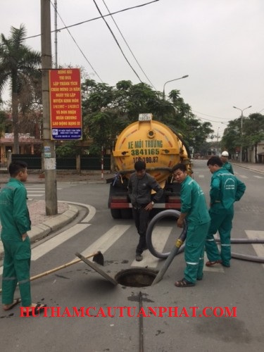 Hút hầm cầu tại Cụm CN Lộc Tiến