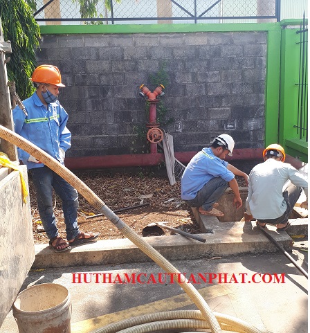 Hút hầm cầu tại Cụm CN Uyên Hưng
