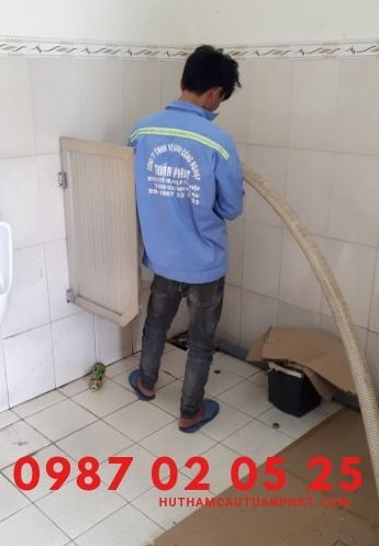 Rút hầm cầu phường Hiệp Hòa