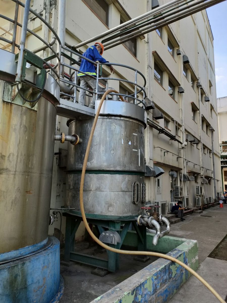 Rút hầm cầu phường Thống Nhất